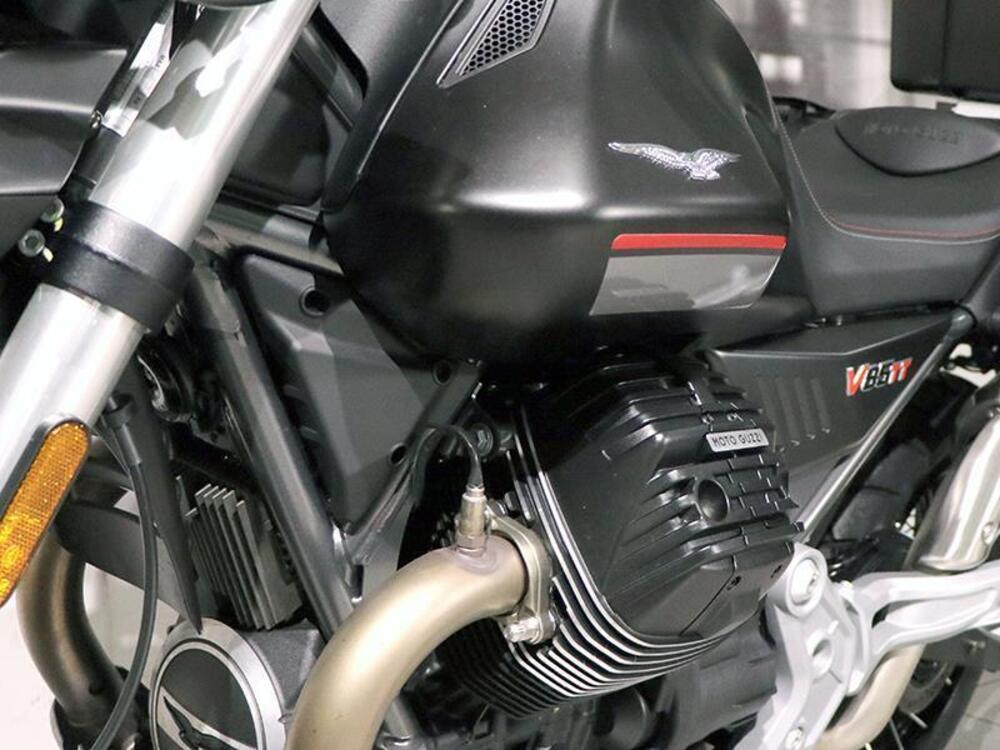 Moto Guzzi V85 TT (2021 - 23) (4)