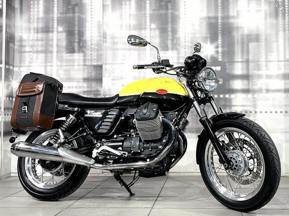 Moto Guzzi V7 Racer (2012 - 14)