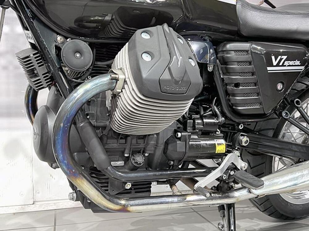 Moto Guzzi V7 Racer (2012 - 14) (5)