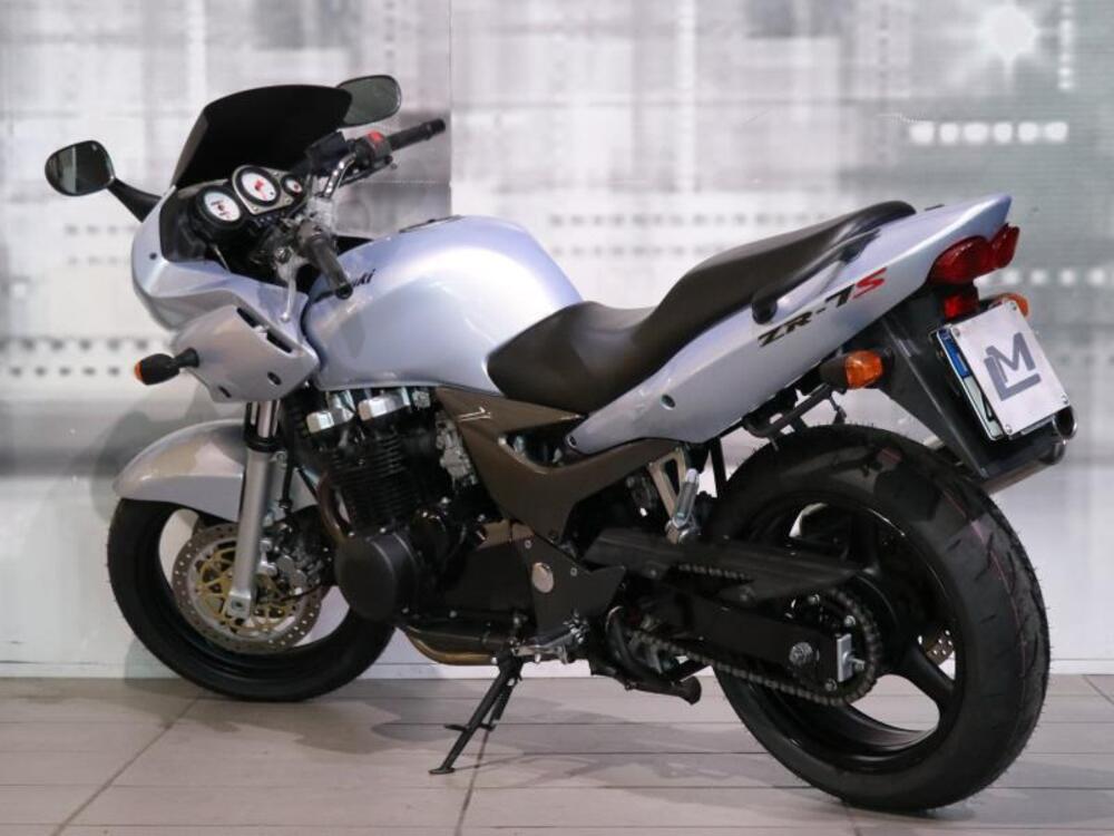 Kawasaki ZR-7 (2001 - 04) (2)