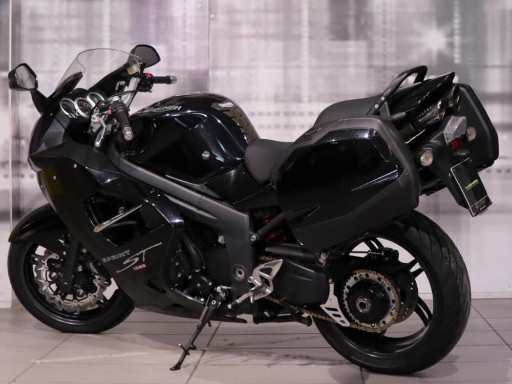 Triumph Sprint 1050 ST (2)