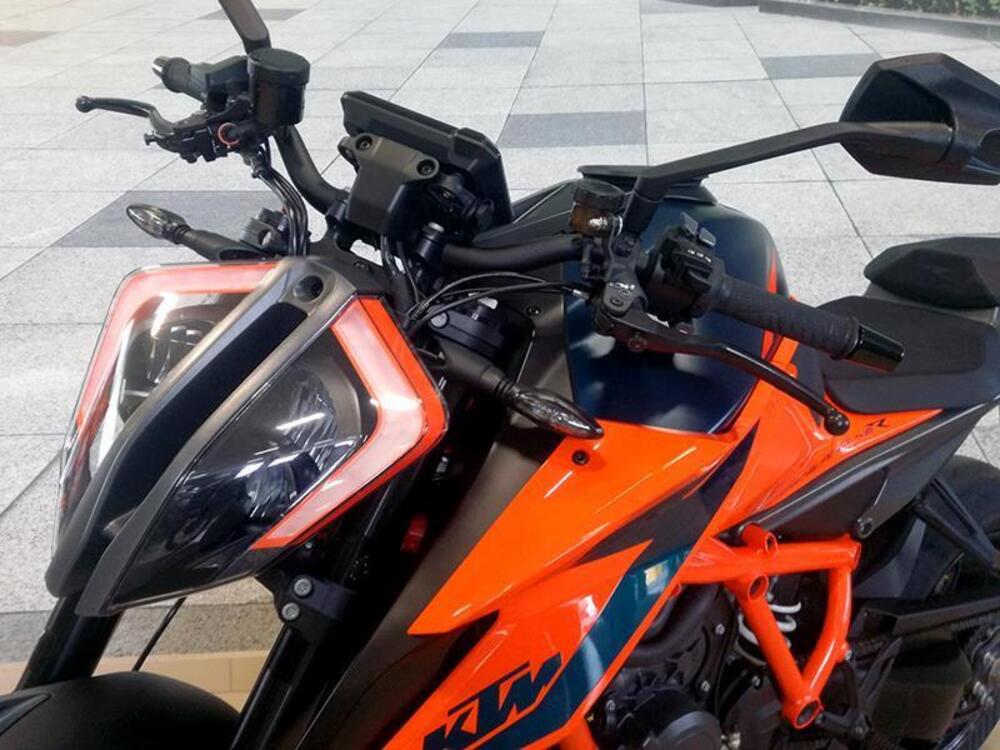 KTM 1290 Super Duke R (2021) (4)