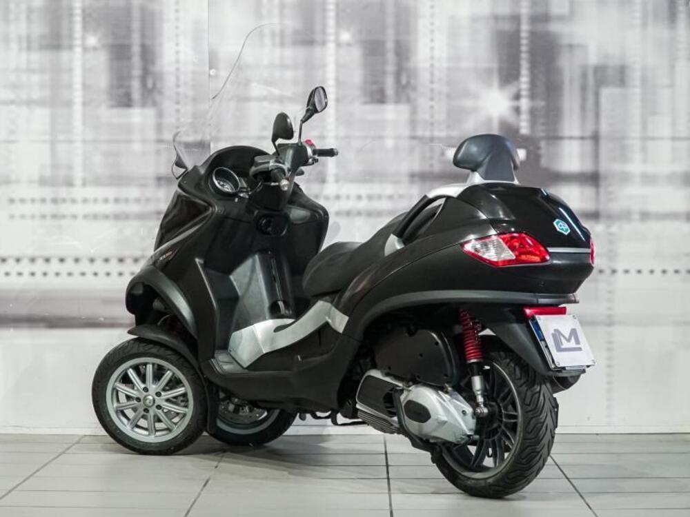 Piaggio MP3 300 (2010 - 11) (2)