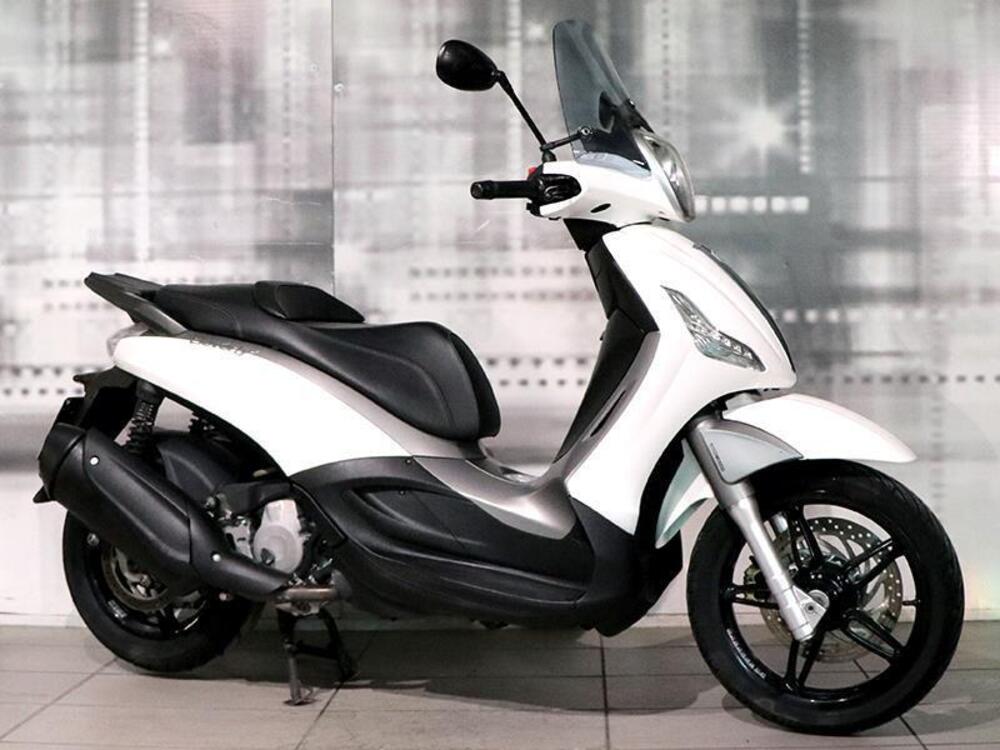 Piaggio Beverly 350 SportTouring ie (2011 - 15)