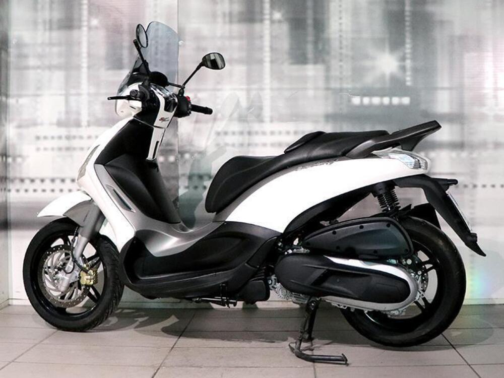 Piaggio Beverly 350 SportTouring ie (2011 - 15) (2)