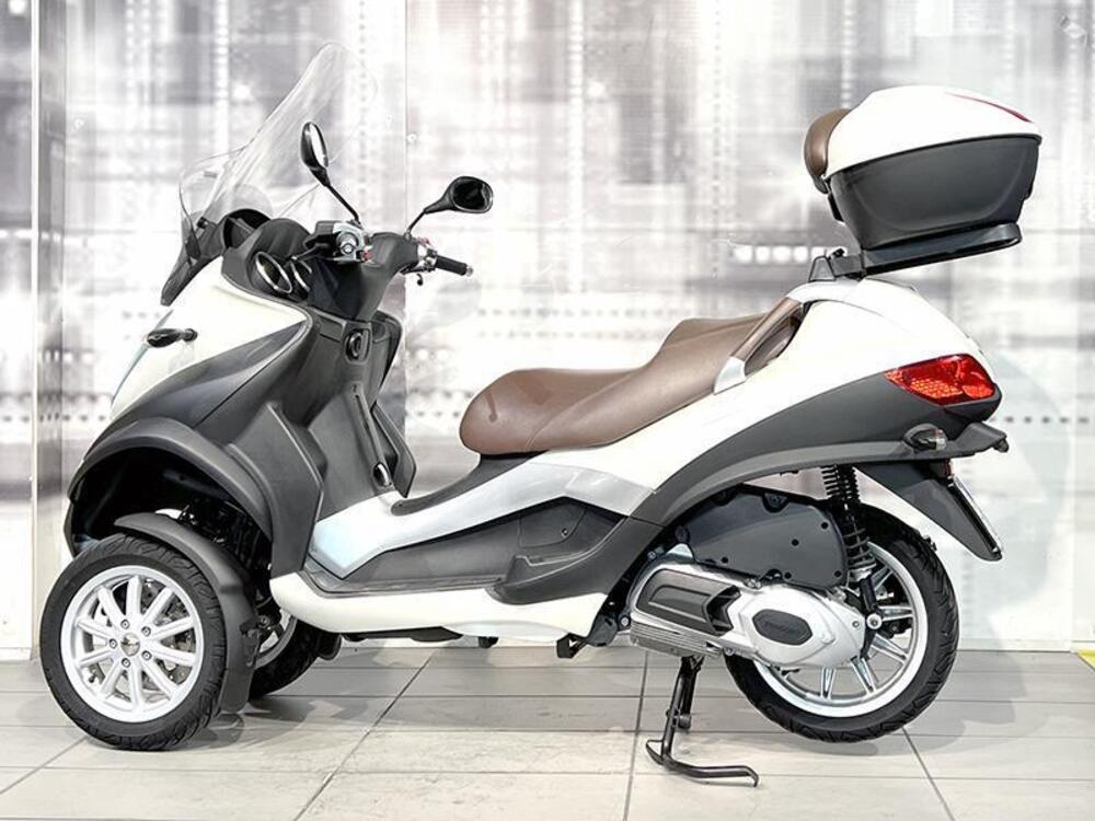 Piaggio MP3 LT 300 (2)