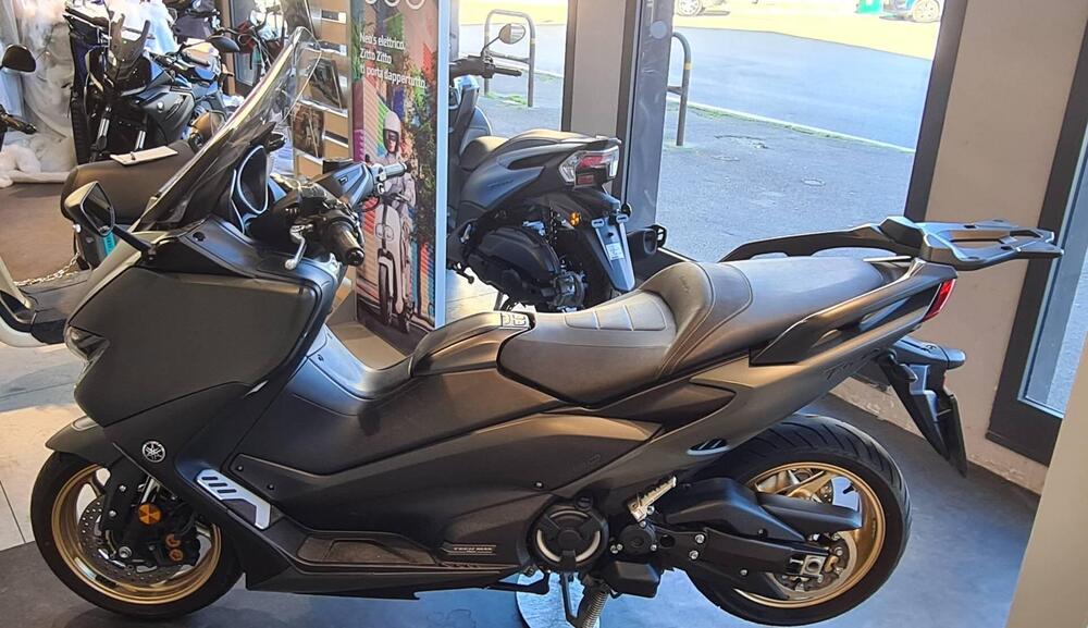 Yamaha T-Max 560 Tech Max (2021)