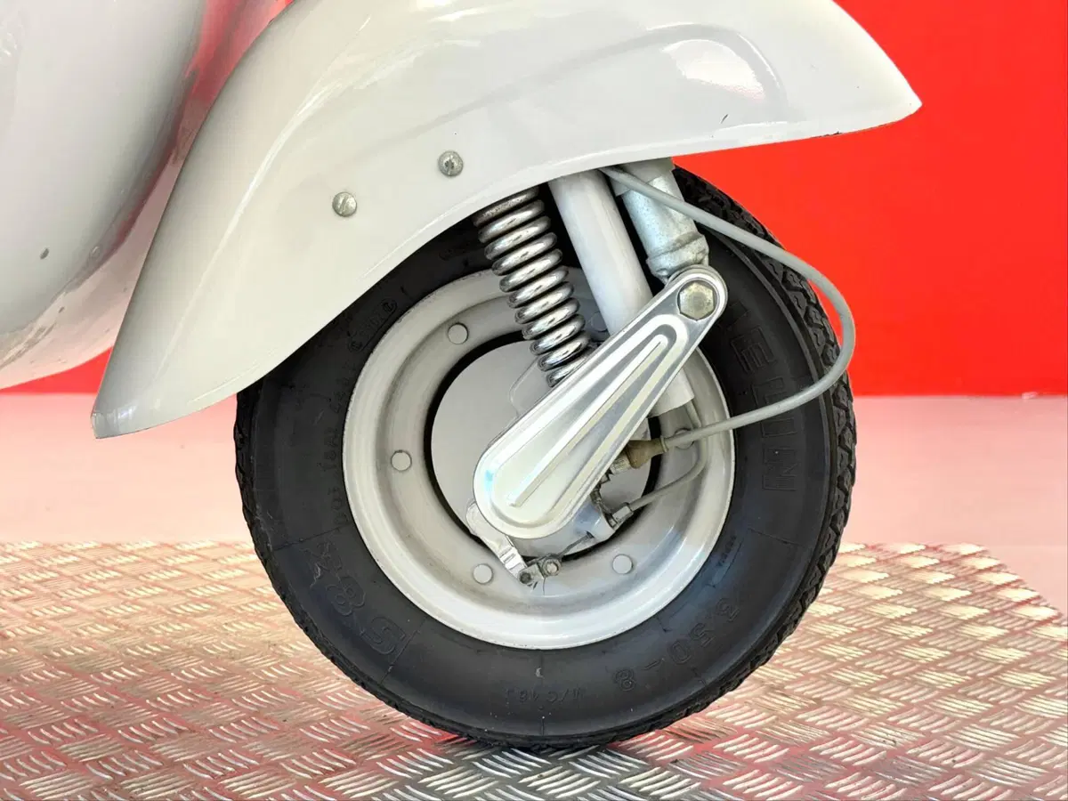 Piaggio VESPA 125 VNB5T (11)