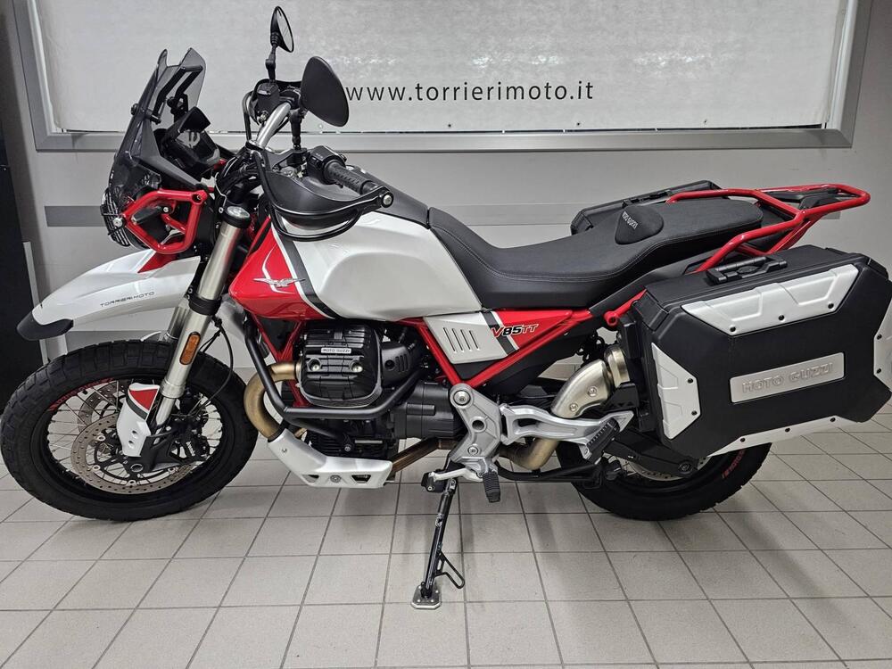 Moto Guzzi V85 TT Evocative Graphics (2019 - 20) (4)