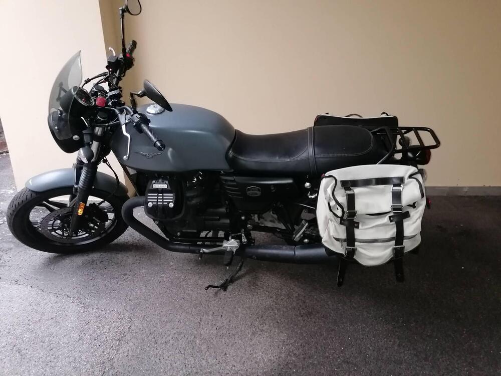 Moto Guzzi V7 III Stone (2017 - 20)