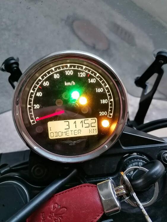 Moto Guzzi V7 III Stone (2017 - 20) (5)