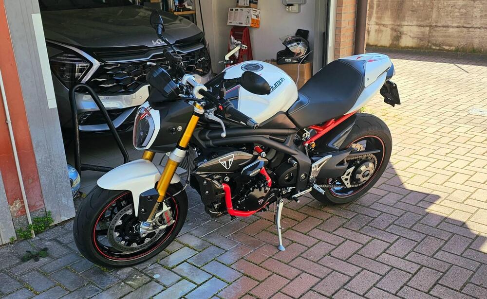 Triumph Speed Triple 1050 R ABS (2011 - 15)