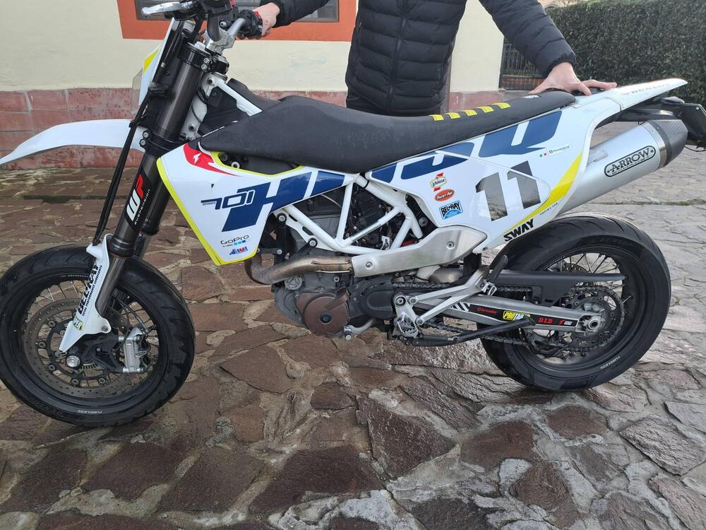 Husqvarna 701 Supermoto (2017 - 19) (2)