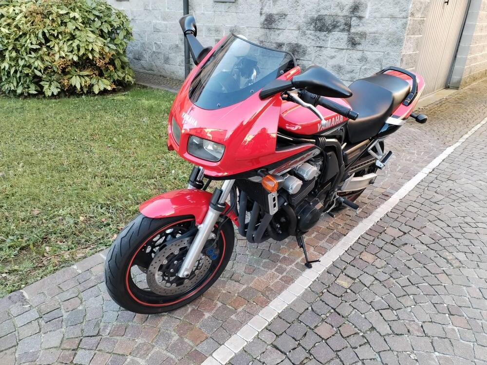 Yamaha FZS 600 Fazer (1998 - 01) (2)