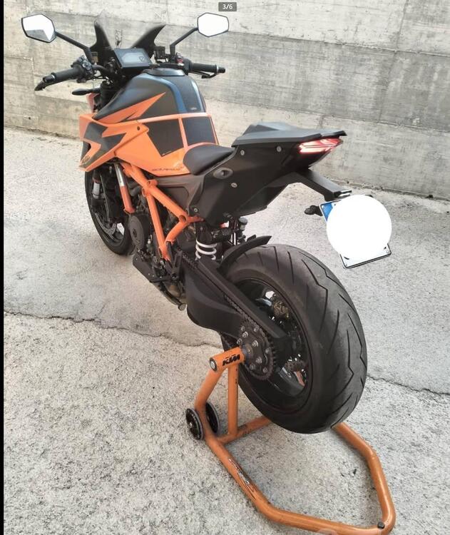 KTM 1290 Super Duke R (2021) (3)