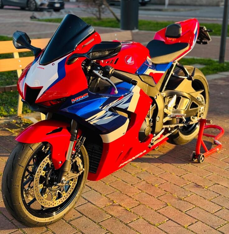 Honda CBR 1000 RR-R Fireblade (2024 - 25) (5)