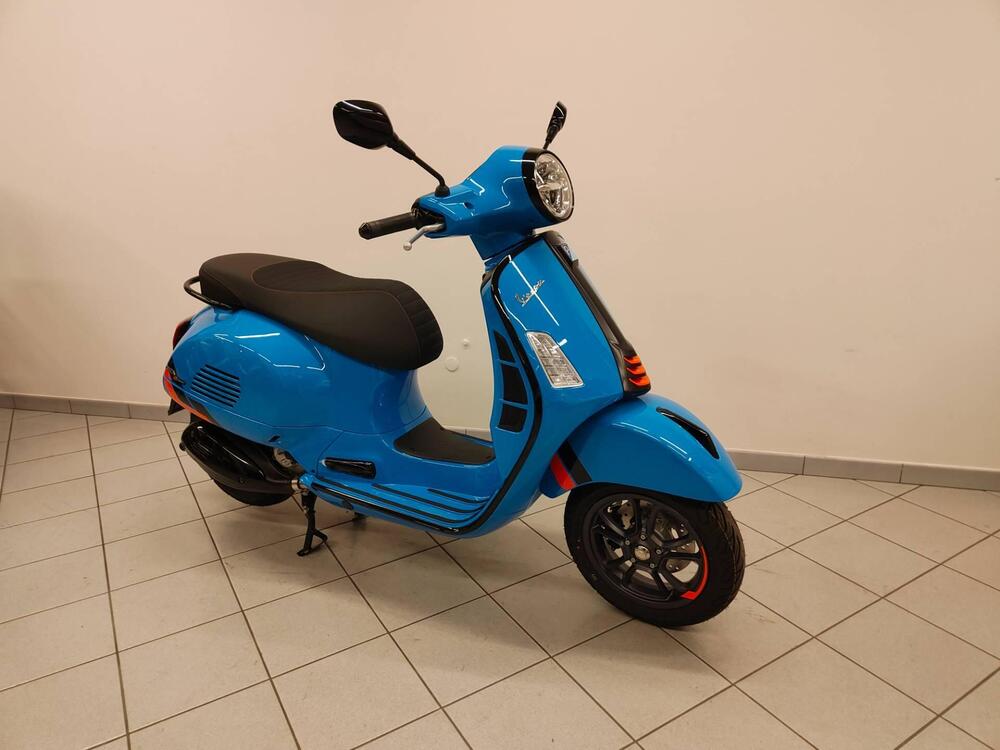 Vespa GTS 310 Supersport (2025) (2)