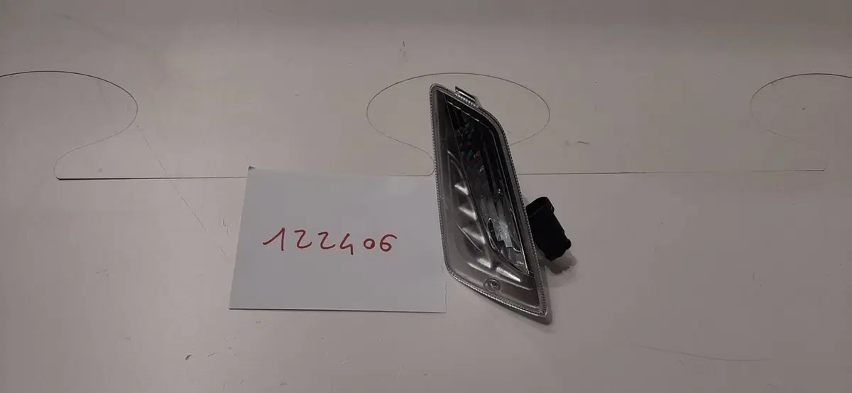 FRECCIA ANTERIORE DX PER VESPA GTS 300 MY 2020/202