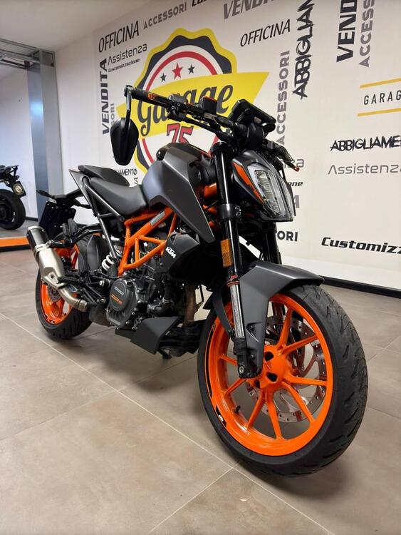 KTM 125 Duke (2021 - 23) (2)