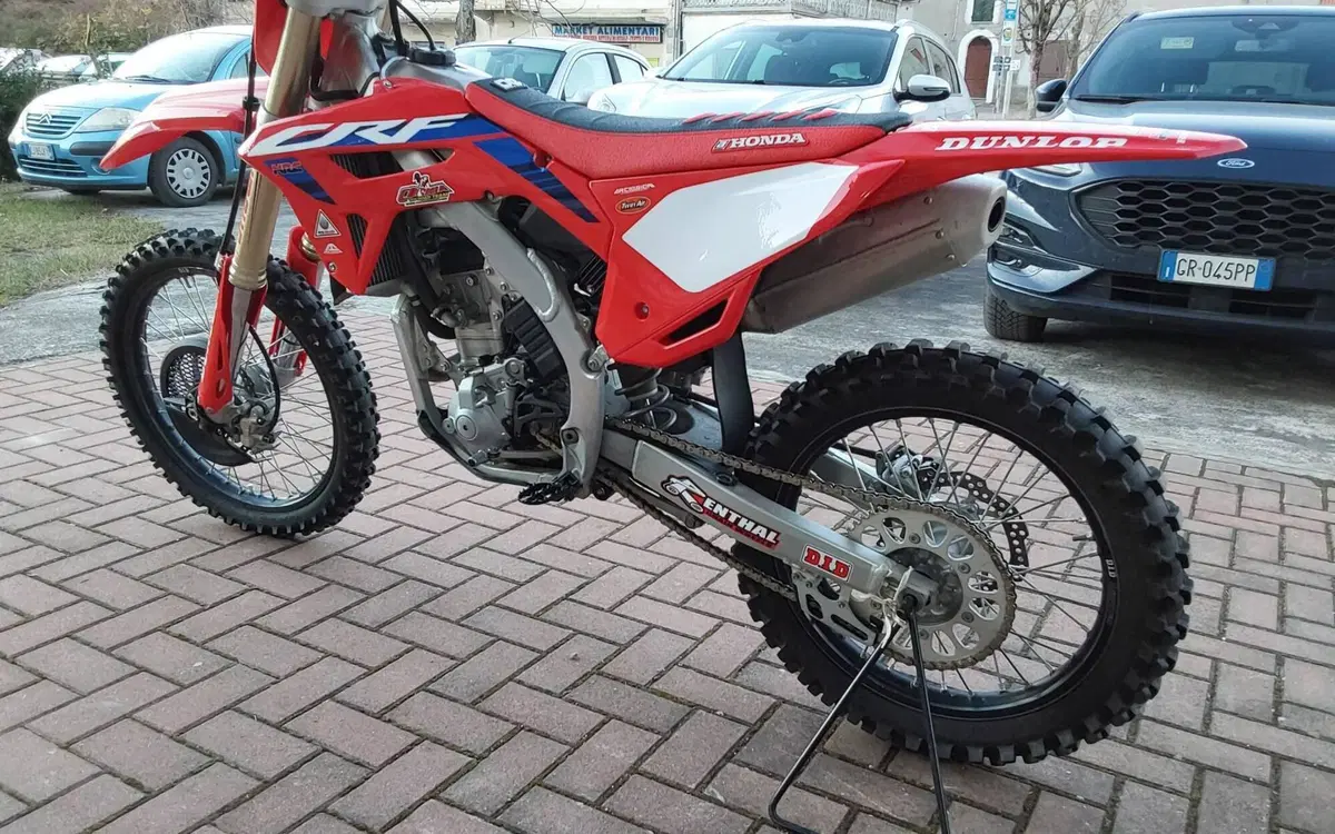 Honda CRF 250R (2022) (2)