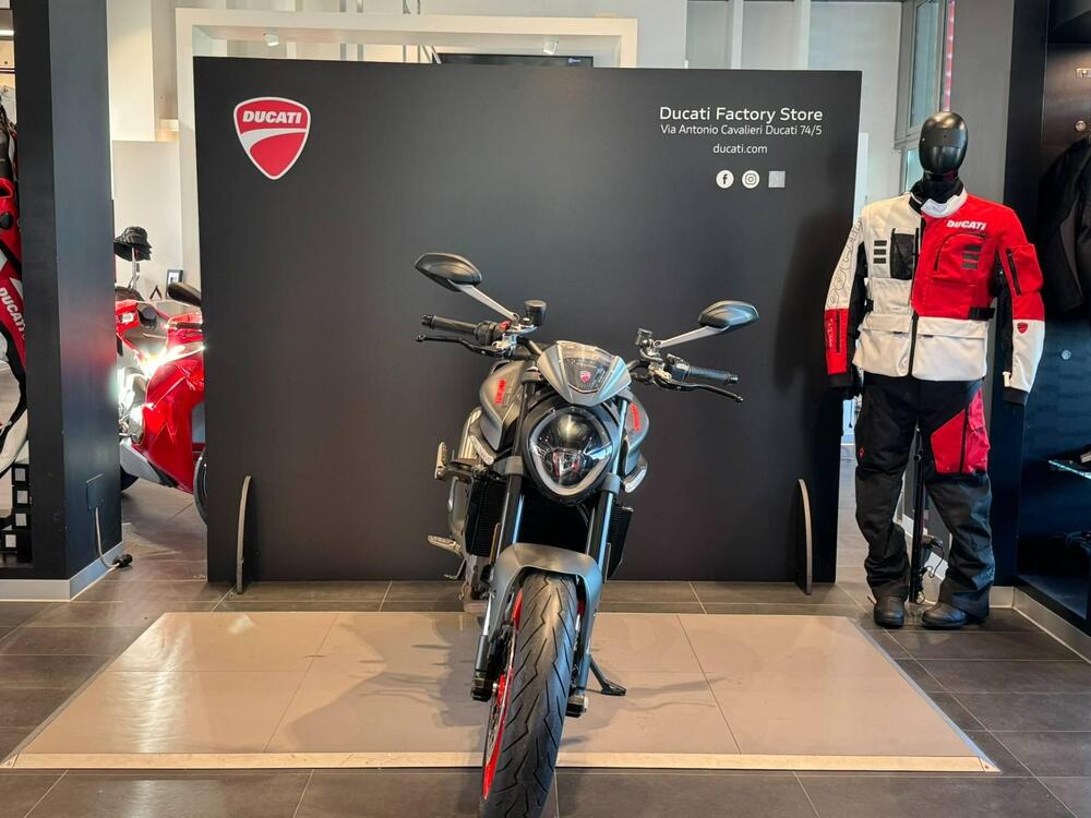 Ducati Monster 937 + (2021 - 25) (3)