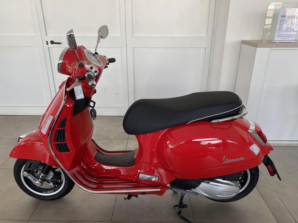 Vespa GTS 300 Super (2023 - 24) (2)