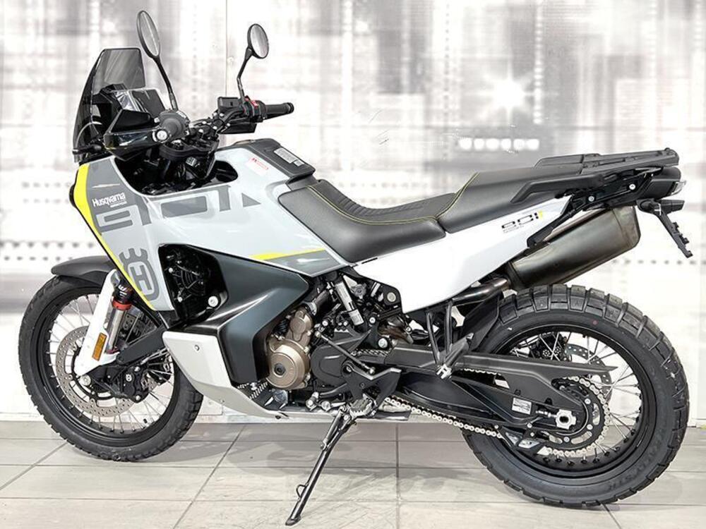 Husqvarna Norden 901 (2022 - 25) (2)