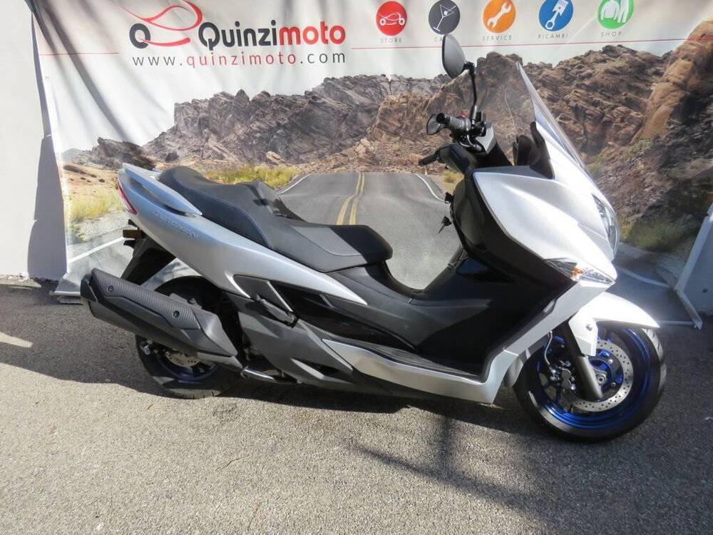 Suzuki Burgman 400 (2022 - 25) (2)