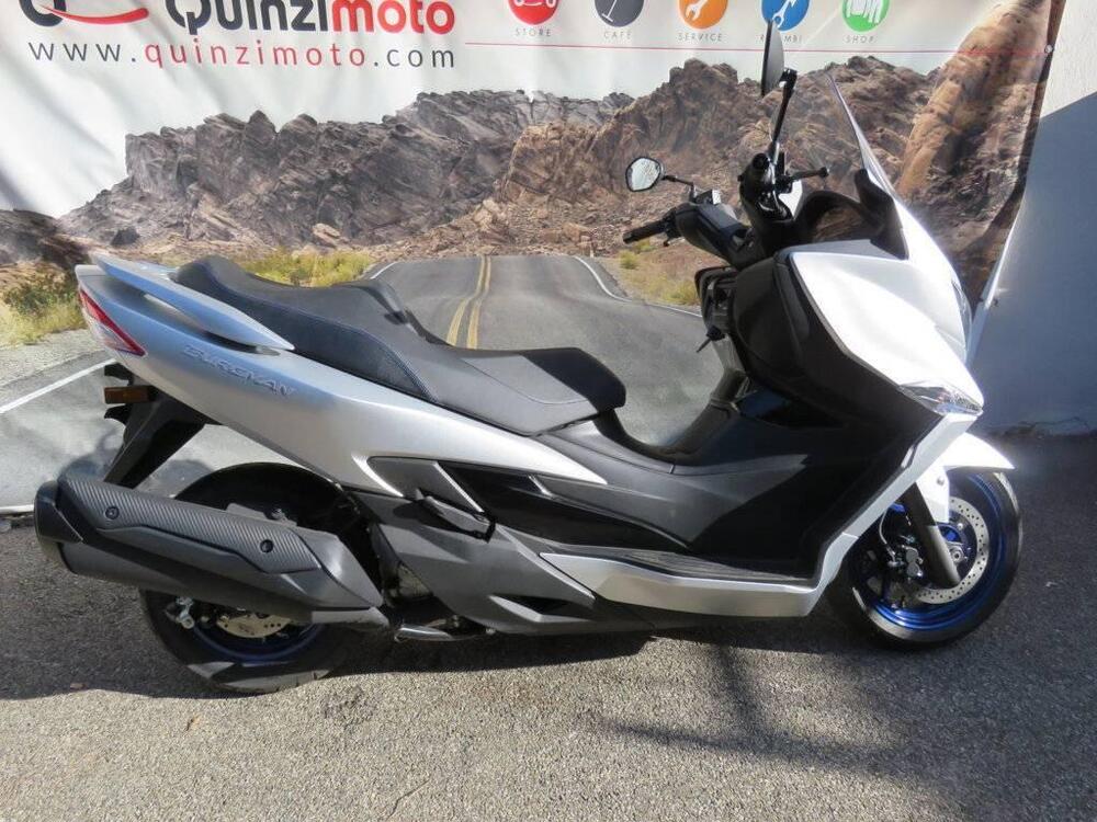 Suzuki Burgman 400 (2022 - 25) (3)