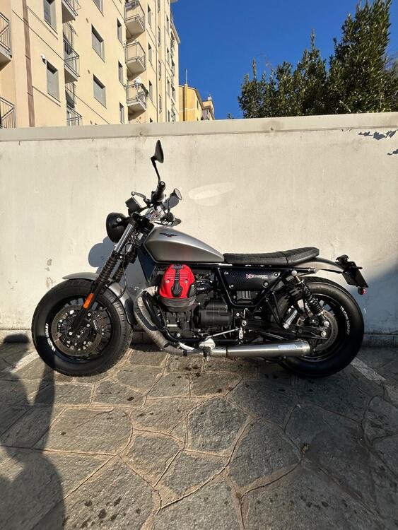 Moto Guzzi V9 Bobber (2016 - 18)