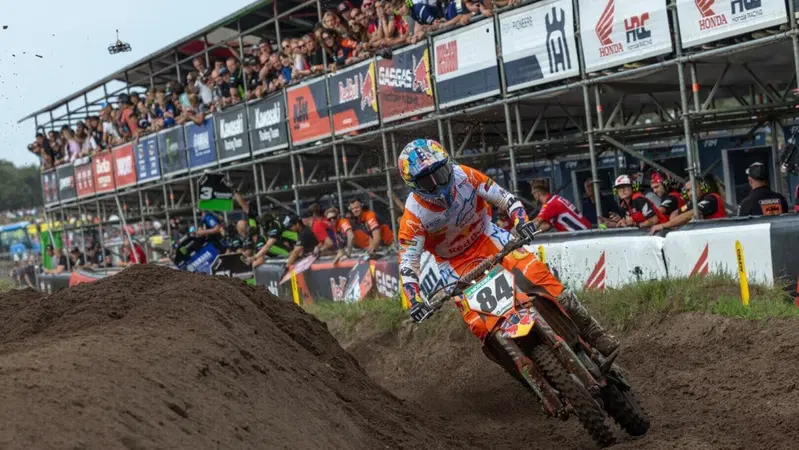 Jeffrey Herlings out: le foto dell'intervento al ginocchio