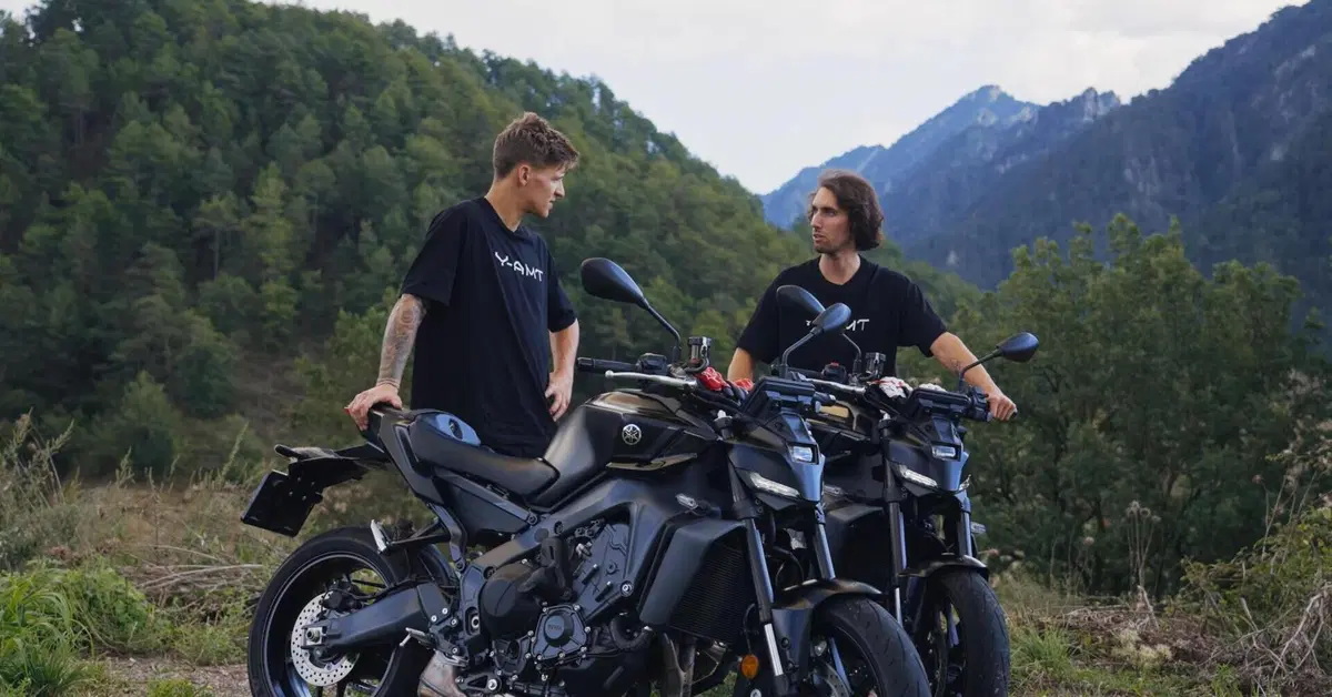 MotoGP 2025. Fabio Quartararo e Alex Rins ai piedi dei Pirenei con la Yamaha MT-09 Y-AMT: "Amazing" [VIDEO]