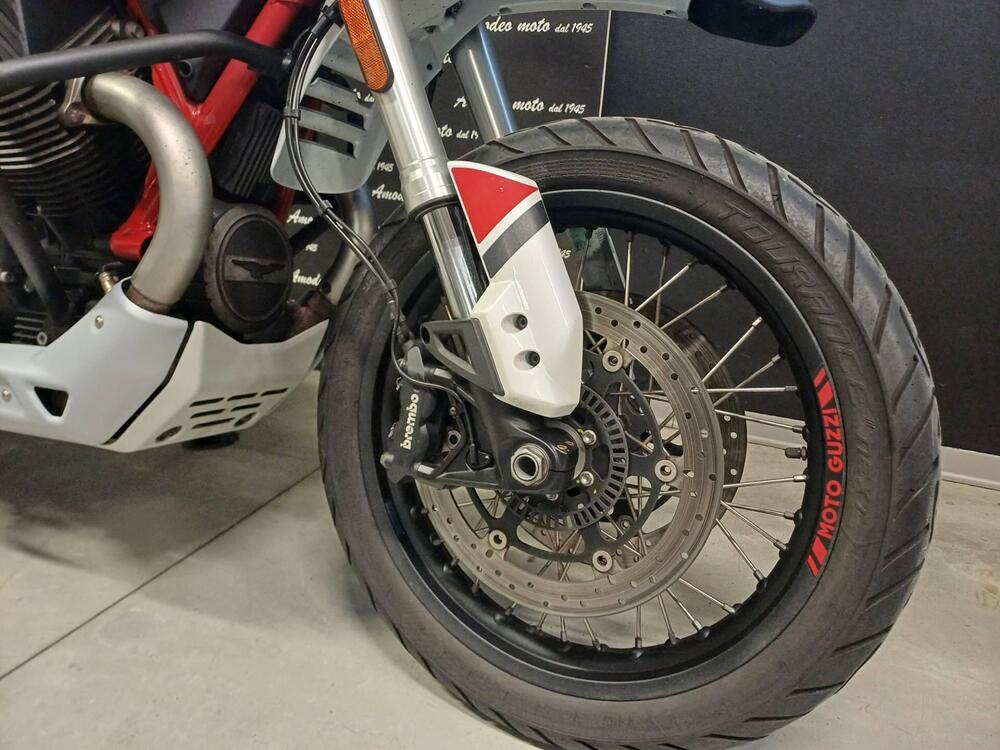 Moto Guzzi V85 TT Evocative Graphics (2019 - 20) (3)