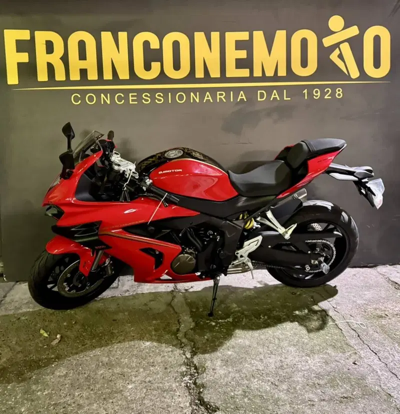 QJ Motor SRK 800 RR (2025 - 26) (3)