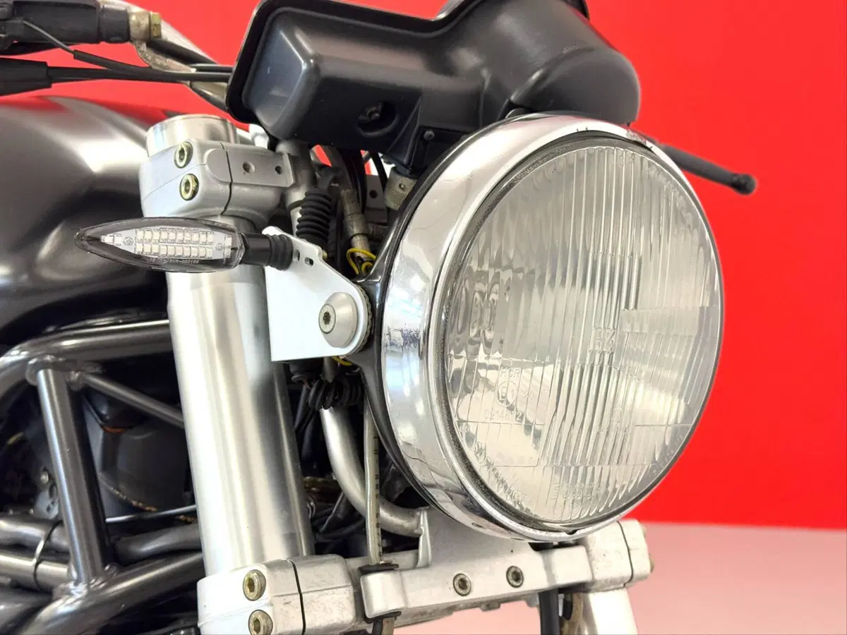 Ducati Monster 600 Dark (1998 - 01) (10)