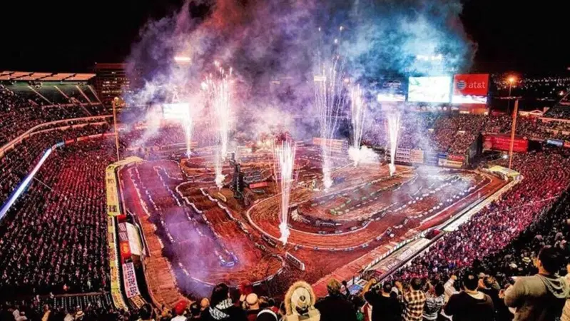 Supercross 2025: -9 giorni al via! Tutto quello che c'&egrave; da sapere