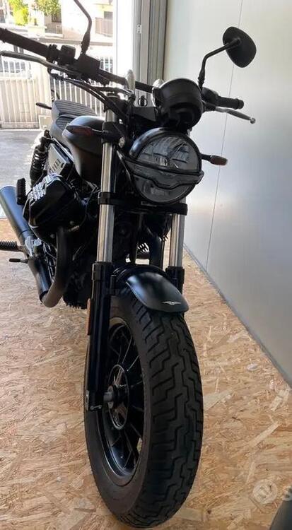 Moto Guzzi V9 Bobber (2021 - 25) (3)