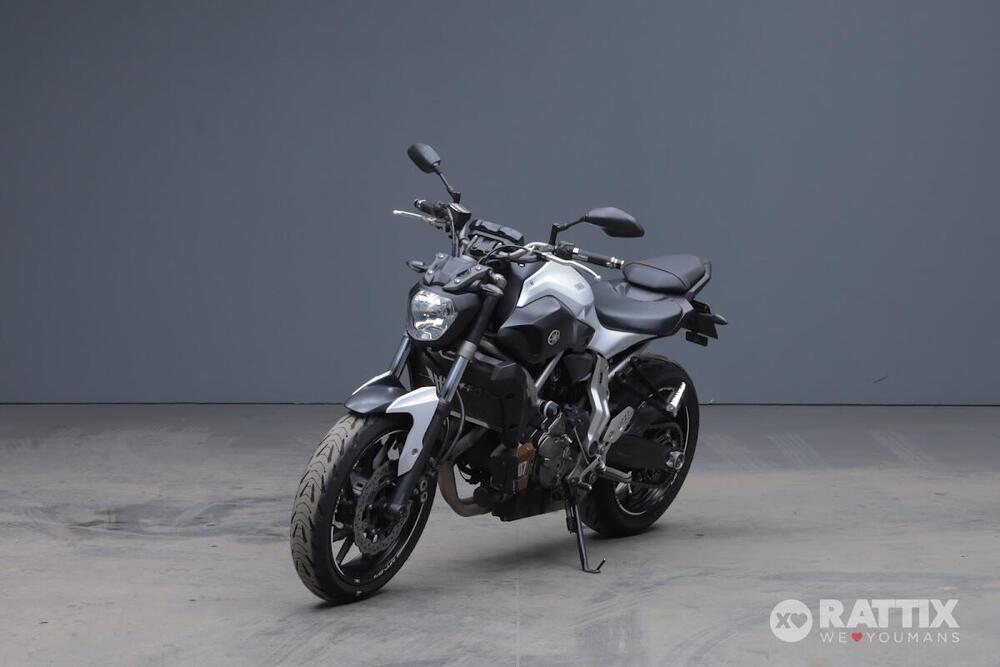 Yamaha MT-09 ABS (2013 - 15) (2)