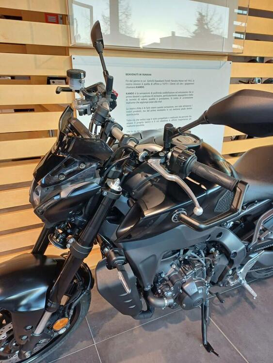 Yamaha MT-09 (2021 - 23) (4)