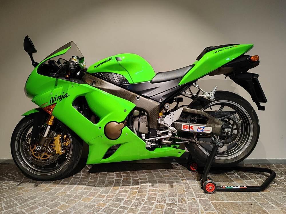 Kawasaki Ninja 636 ZX-6R (2005 - 06) (2)