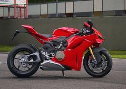 Ducati Panigale V4 S (2025) nuova