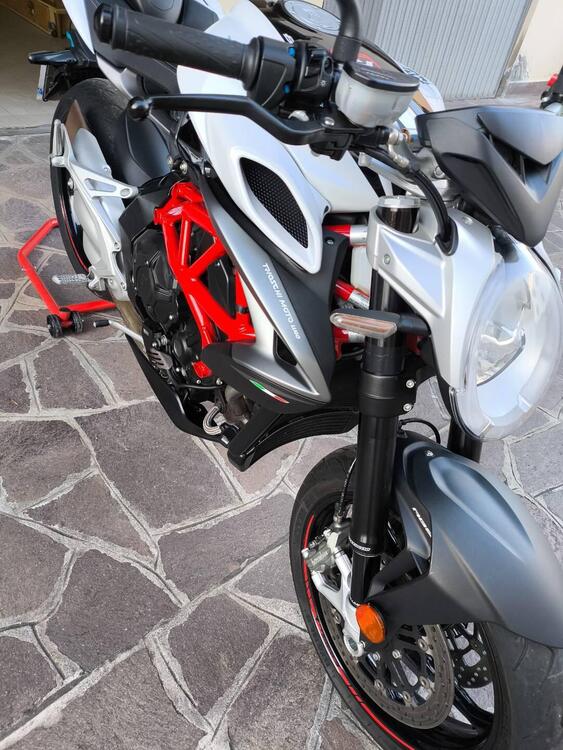 MV Agusta Brutale 800 RR (2017 - 20) (2)