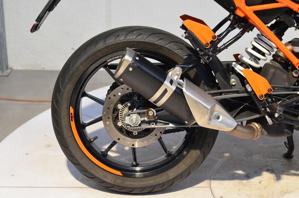 KTM 125 Duke (2021 - 23) (2)