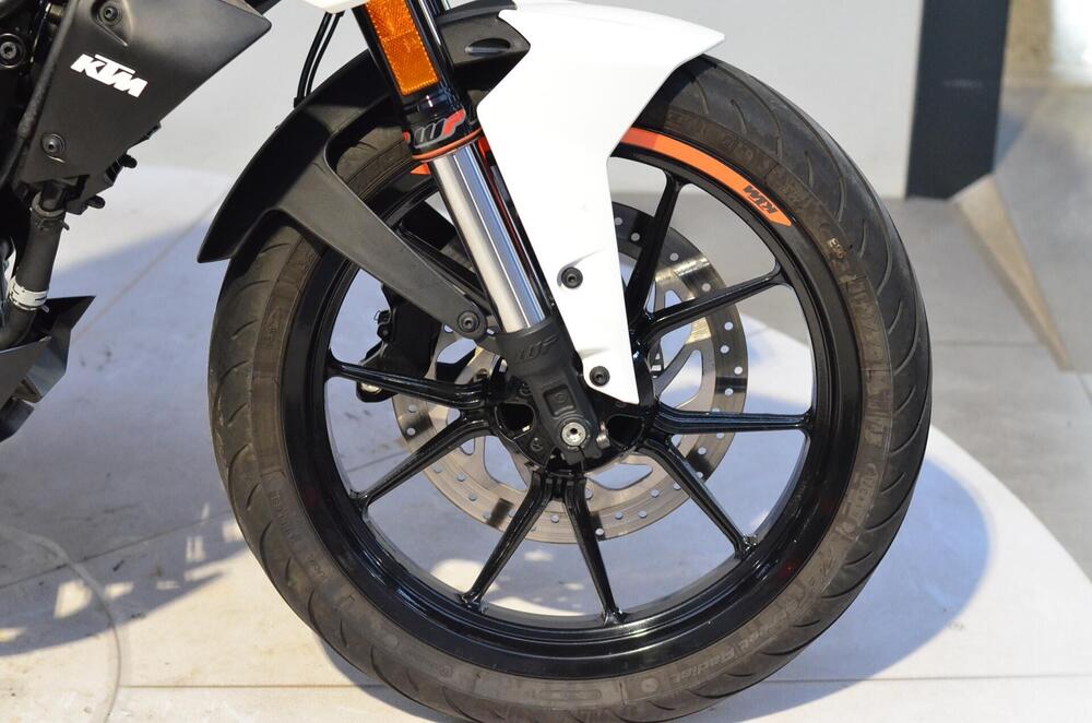 KTM 125 Duke (2021 - 23) (4)