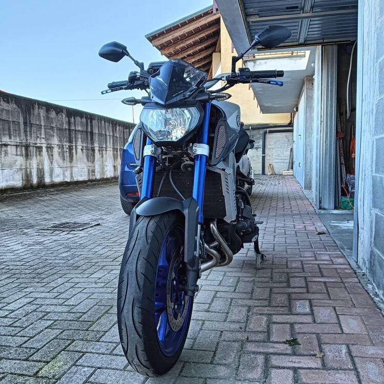 Yamaha MT-09 ABS (2016) (2)