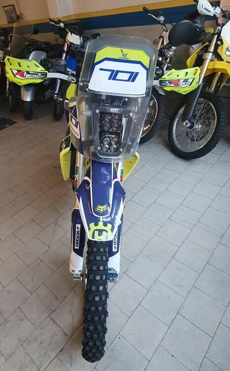 Husqvarna 701 Enduro (2017 - 19) (2)