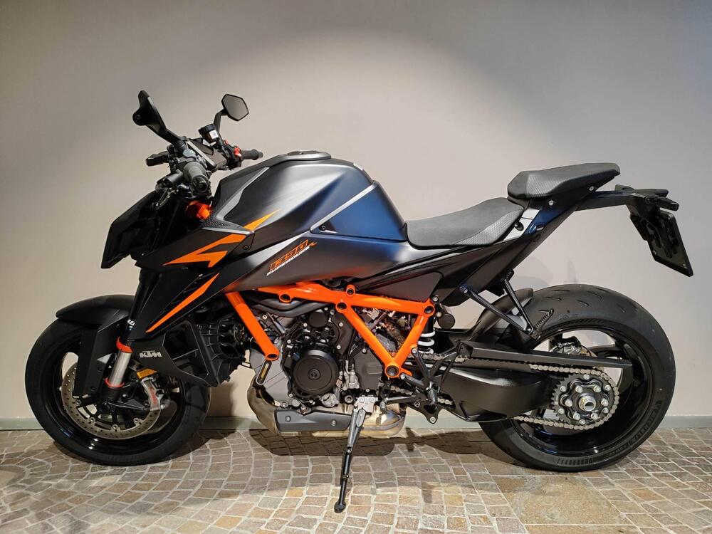 KTM 1390 Super Duke R (2024 - 25) (2)