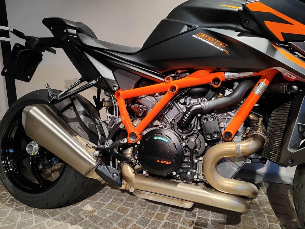 KTM 1390 Super Duke R (2024 - 25) (4)