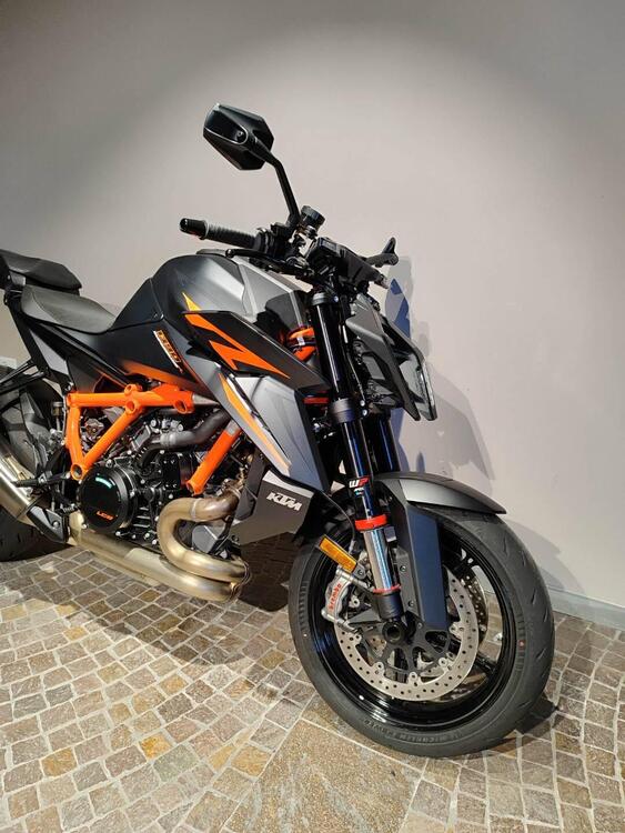 KTM 1390 Super Duke R (2024 - 25) (3)