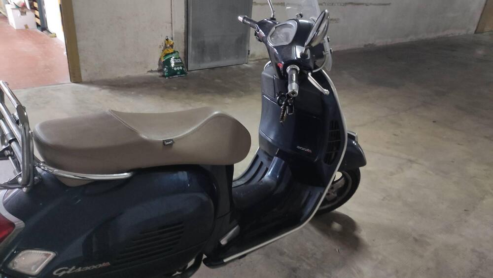 Vespa GTS 300 Touring ABS (2014 - 16) (2)